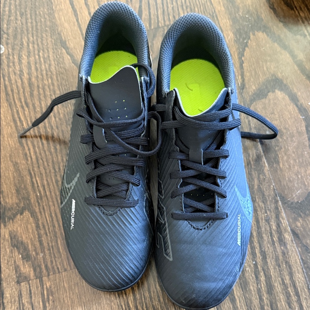 Nike Mercurial Boy’s Soccer Cleats size 4.5